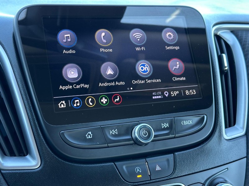 Chevrolet Malibu Vehicle Full-screen Gallery Image 16