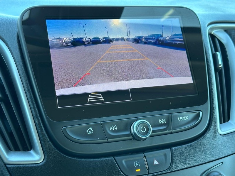 Chevrolet Malibu Vehicle Full-screen Gallery Image 17