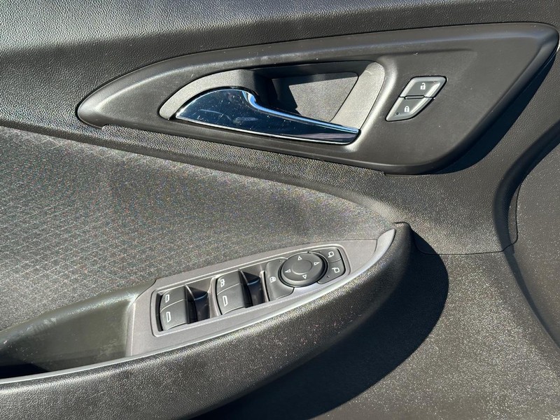 Chevrolet Malibu Vehicle Full-screen Gallery Image 22