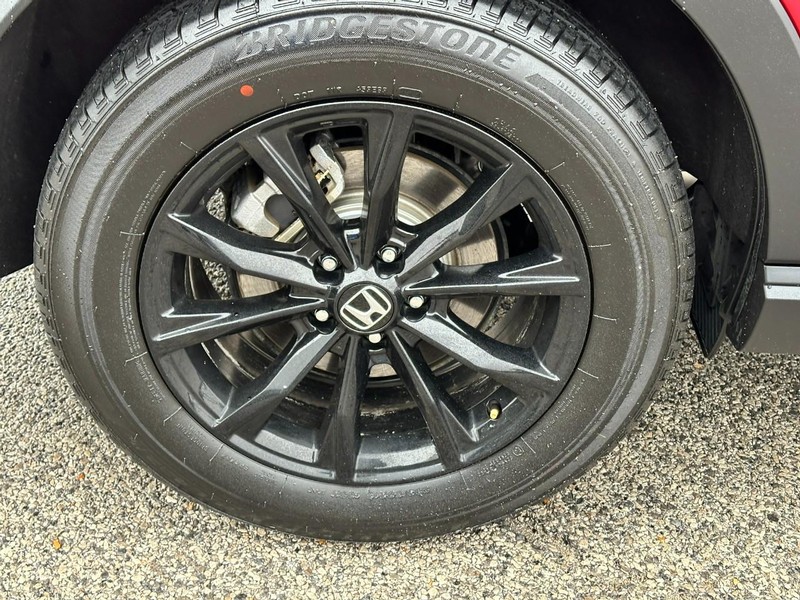 Honda CR-V Hybrid Vehicle Full-screen Gallery Image 6