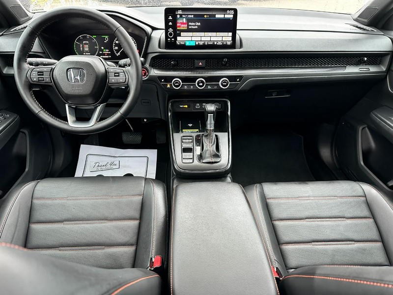 Honda CR-V Hybrid Vehicle Full-screen Gallery Image 12