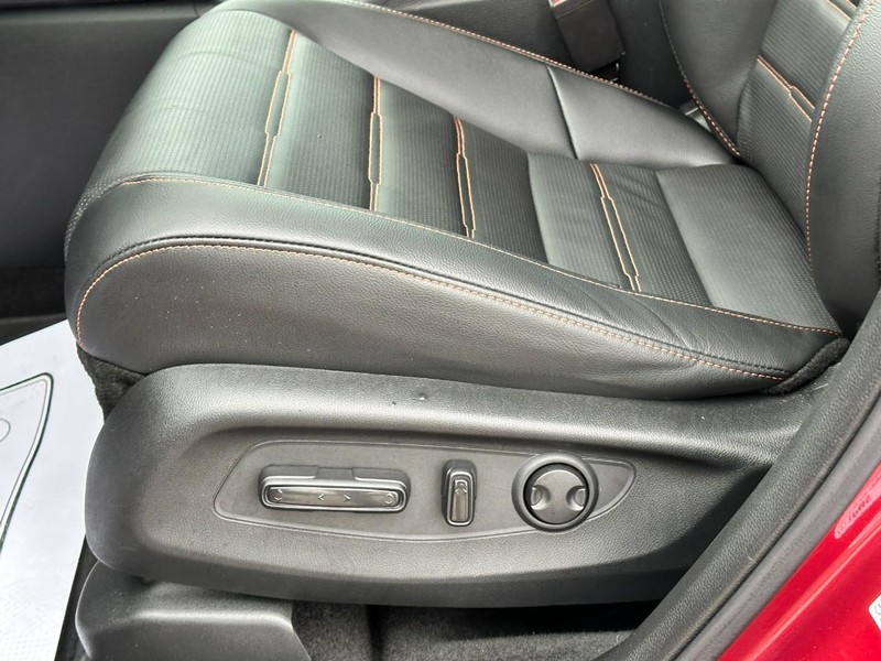 Honda CR-V Hybrid Vehicle Full-screen Gallery Image 19