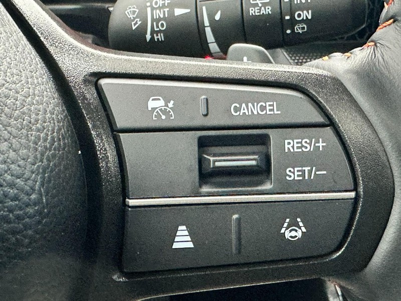 Honda CR-V Hybrid Vehicle Full-screen Gallery Image 21