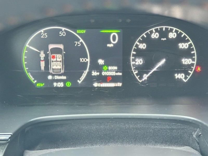 Honda CR-V Hybrid Vehicle Full-screen Gallery Image 22