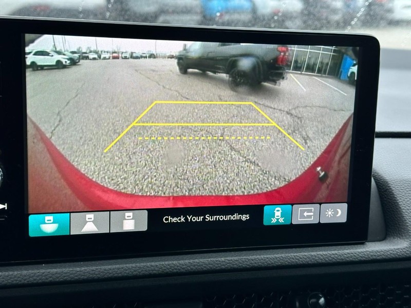 Honda CR-V Hybrid Vehicle Full-screen Gallery Image 24