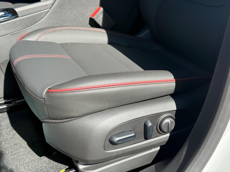 Chevrolet TrailBlazer Vehicle Full-screen Gallery Image 17