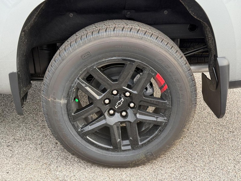 Chevrolet Silverado 1500 Vehicle Full-screen Gallery Image 4