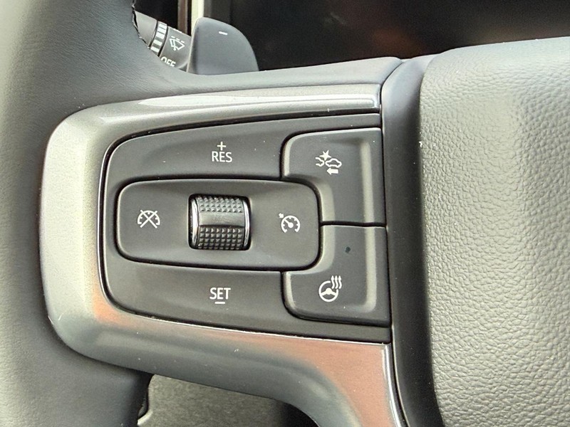 Chevrolet Silverado 1500 Vehicle Full-screen Gallery Image 8