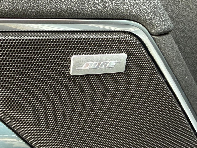 Chevrolet Silverado 1500 Vehicle Full-screen Gallery Image 17