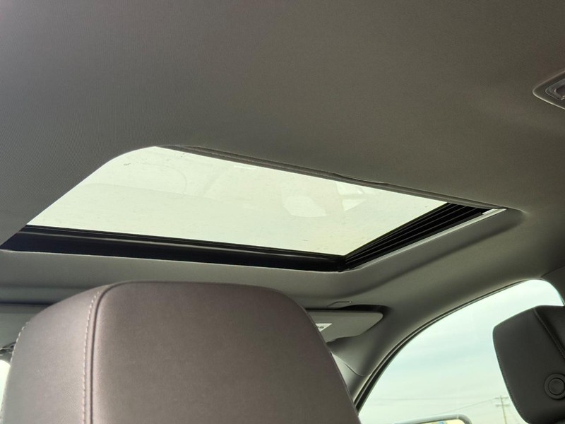 Chevrolet Silverado 3500HD Vehicle Full-screen Gallery Image 6