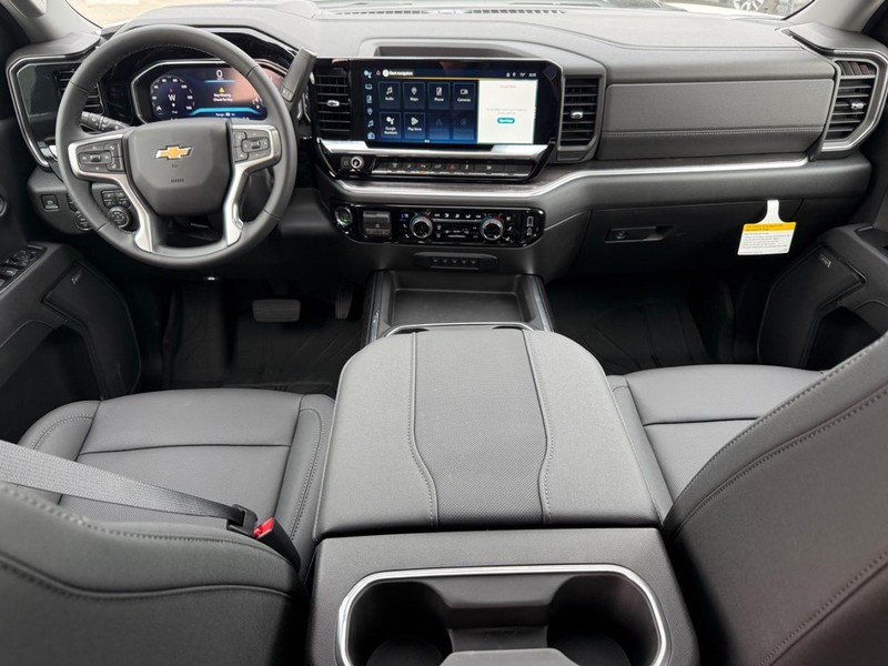 Chevrolet Silverado 3500HD Vehicle Full-screen Gallery Image 8