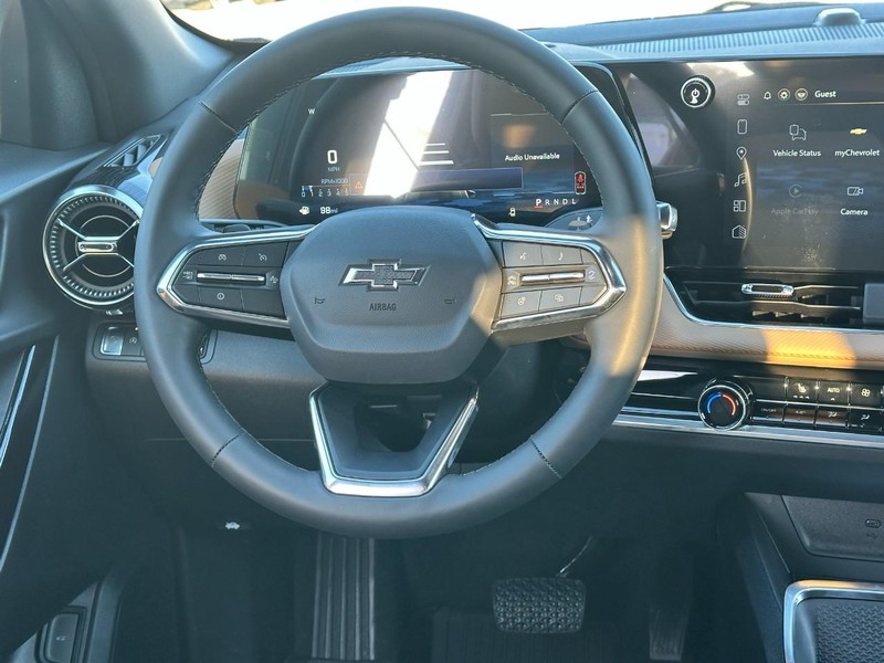 Chevrolet Equinox Vehicle Full-screen Gallery Image 6