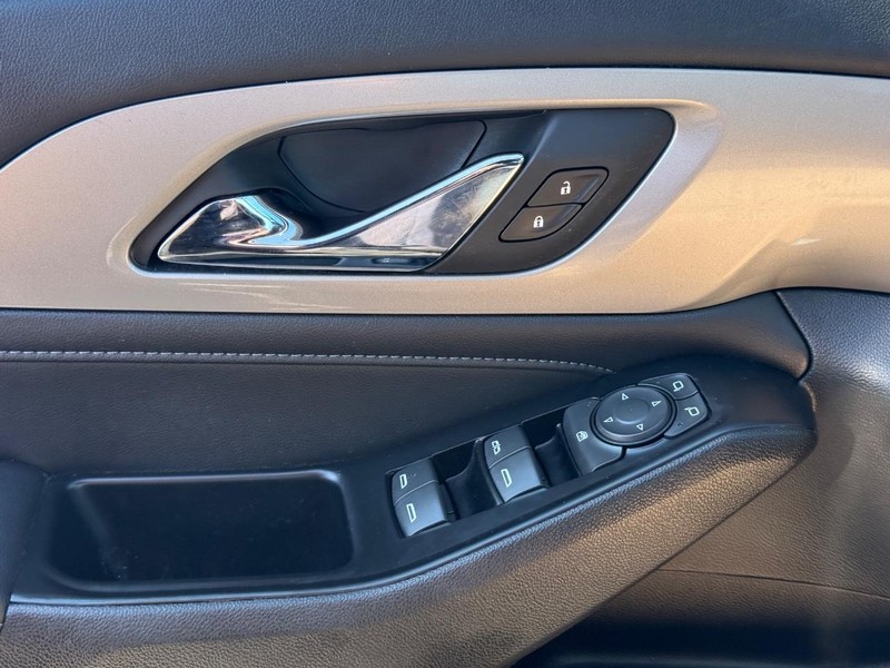 Chevrolet Traverse Vehicle Full-screen Gallery Image 23