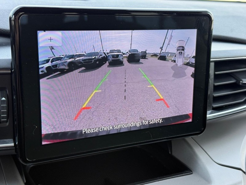 Ford Explorer Vehicle Full-screen Gallery Image 19