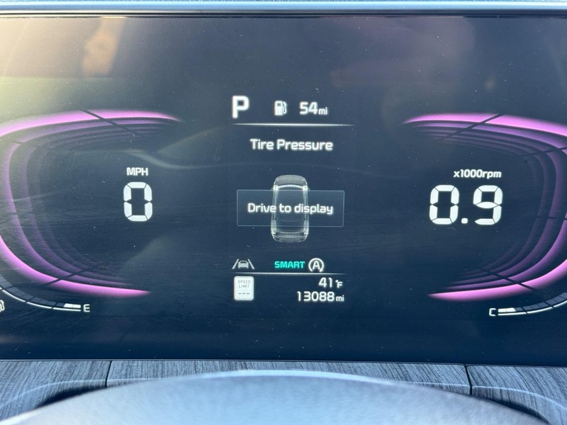 Kia Telluride Vehicle Full-screen Gallery Image 25