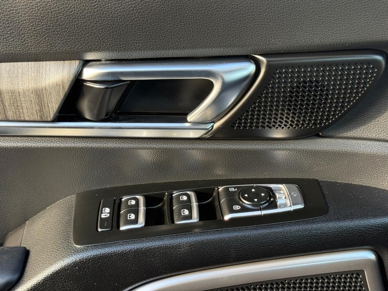 Kia Telluride Vehicle Full-screen Gallery Image 26