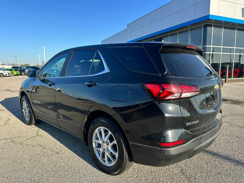 Chevrolet Equinox Vehicle Full-screen Gallery Image 3