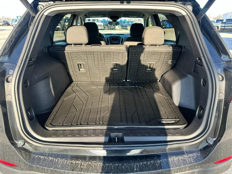 Chevrolet Equinox Vehicle Full-screen Gallery Image 4