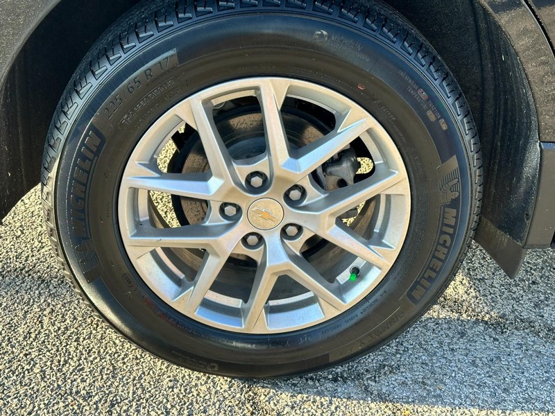 Chevrolet Equinox Vehicle Full-screen Gallery Image 5