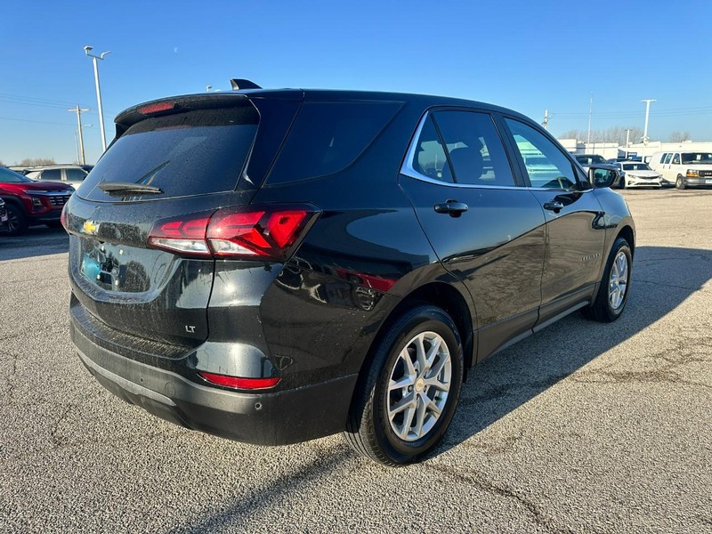 Chevrolet Equinox Vehicle Full-screen Gallery Image 6