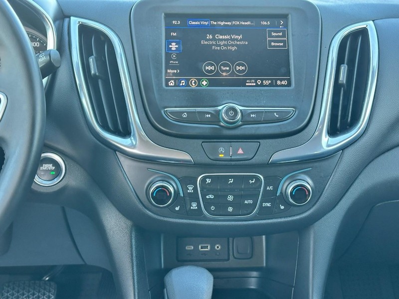 Chevrolet Equinox Vehicle Full-screen Gallery Image 12