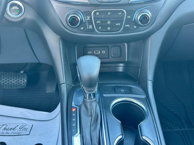 Chevrolet Equinox Vehicle Full-screen Gallery Image 13