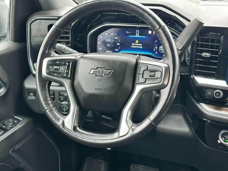 Chevrolet Silverado 1500 Vehicle Full-screen Gallery Image 12