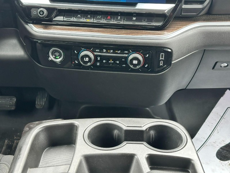 Chevrolet Silverado 1500 Vehicle Full-screen Gallery Image 14