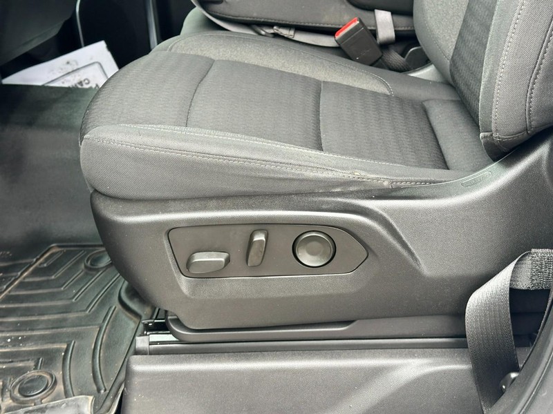 Chevrolet Silverado 1500 Vehicle Full-screen Gallery Image 17