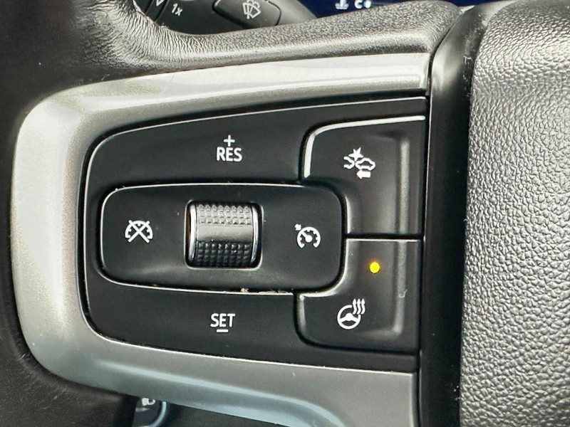 Chevrolet Silverado 1500 Vehicle Full-screen Gallery Image 18