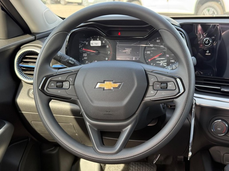 Chevrolet Trax Vehicle Full-screen Gallery Image 7