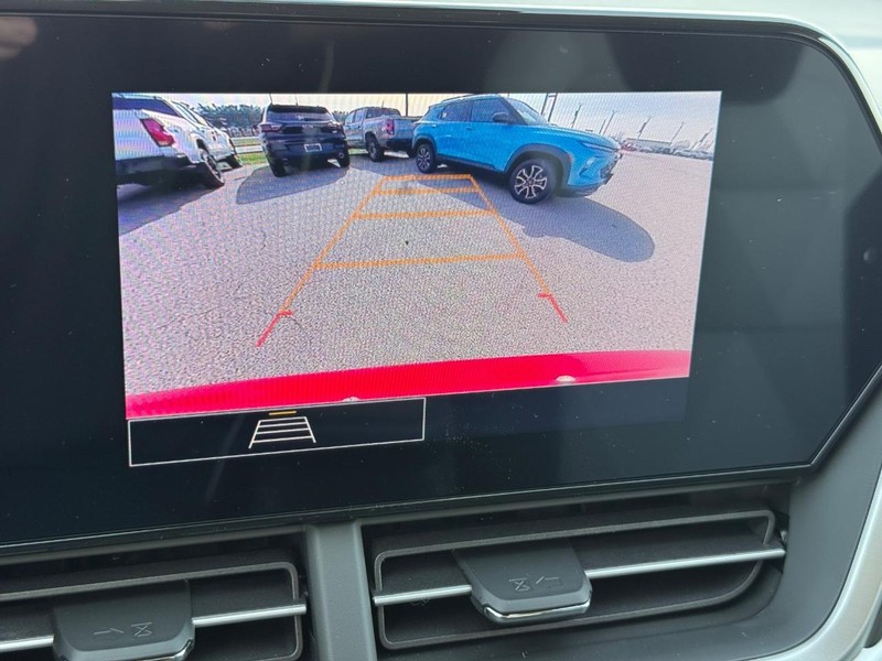 Chevrolet Trax Vehicle Full-screen Gallery Image 11