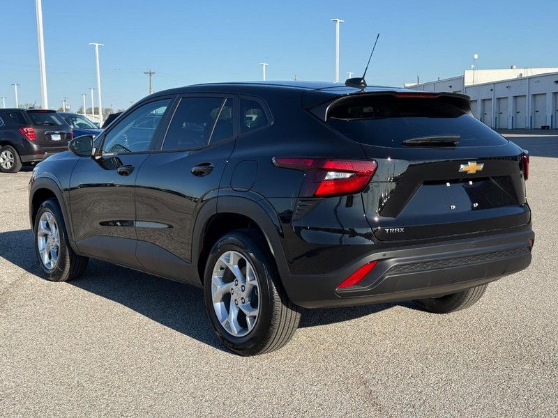 Chevrolet Trax Vehicle Full-screen Gallery Image 3