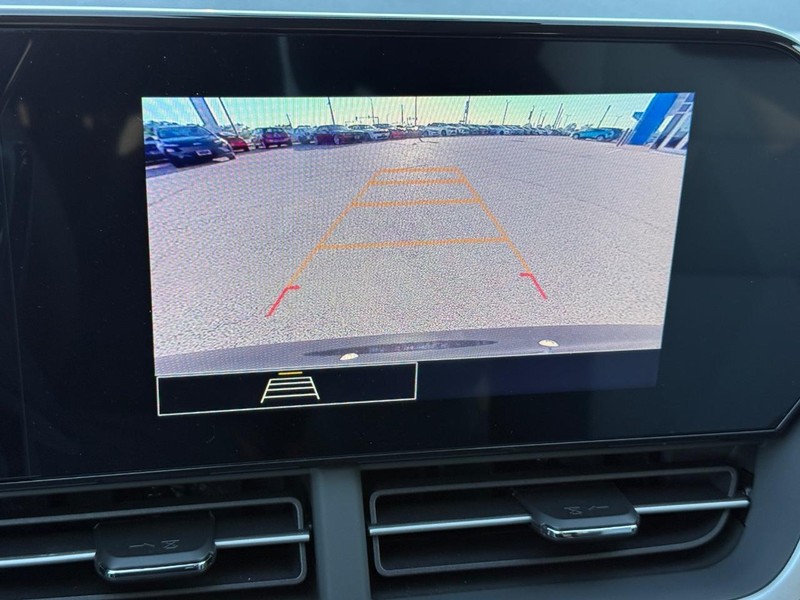 Chevrolet Trax Vehicle Full-screen Gallery Image 11