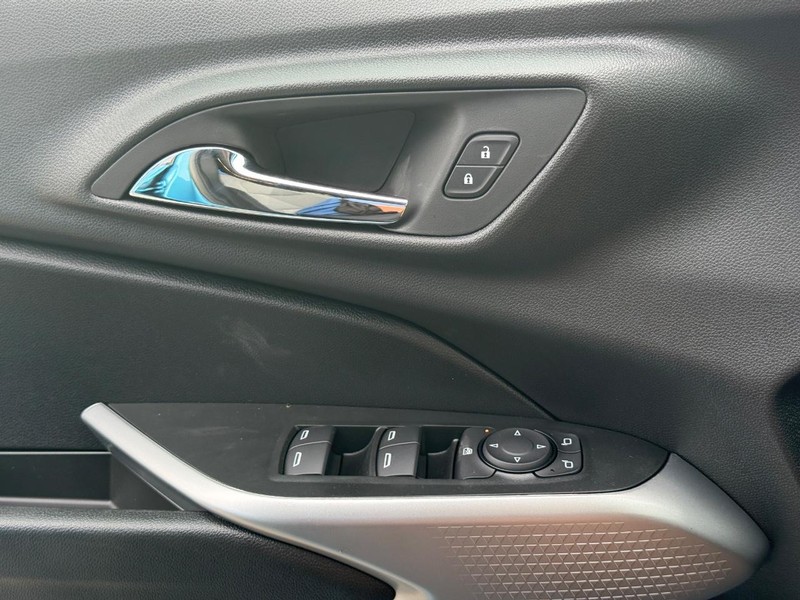 Chevrolet Trax Vehicle Full-screen Gallery Image 15