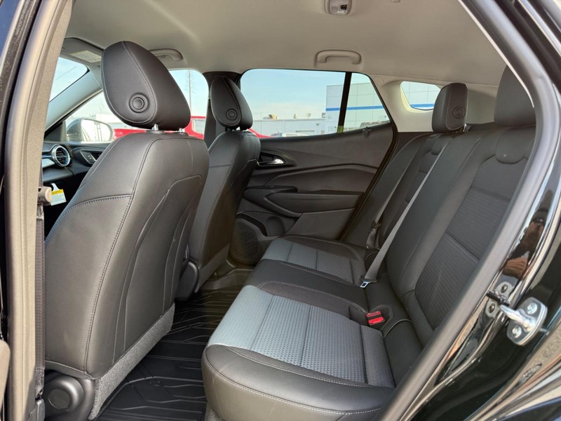 Chevrolet Trax Vehicle Full-screen Gallery Image 5