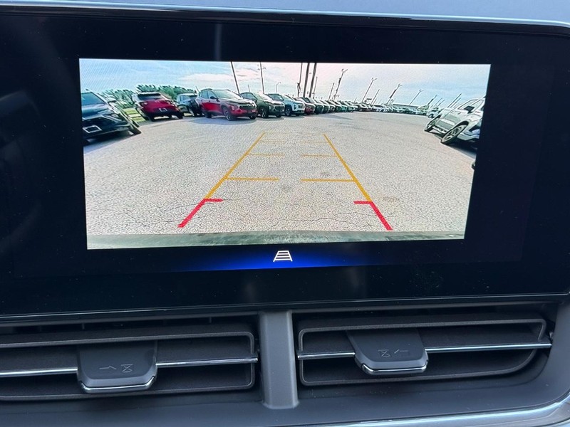 Chevrolet Trax Vehicle Full-screen Gallery Image 12