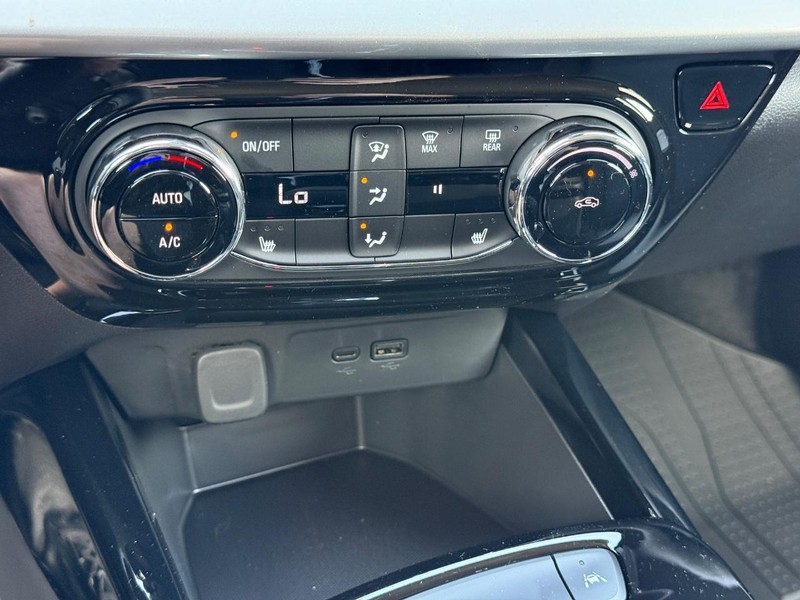 Chevrolet Trax Vehicle Full-screen Gallery Image 13