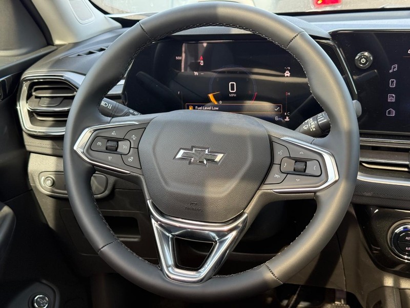 Chevrolet TrailBlazer Vehicle Full-screen Gallery Image 8