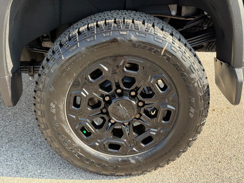 Chevrolet Silverado 3500HD Vehicle Full-screen Gallery Image 4