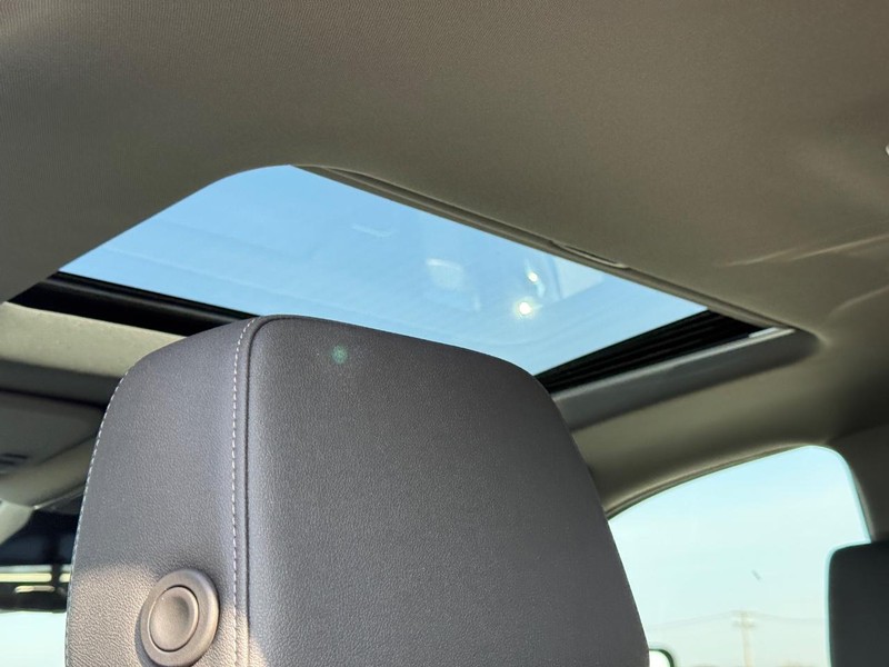 Chevrolet Silverado 3500HD Vehicle Full-screen Gallery Image 6