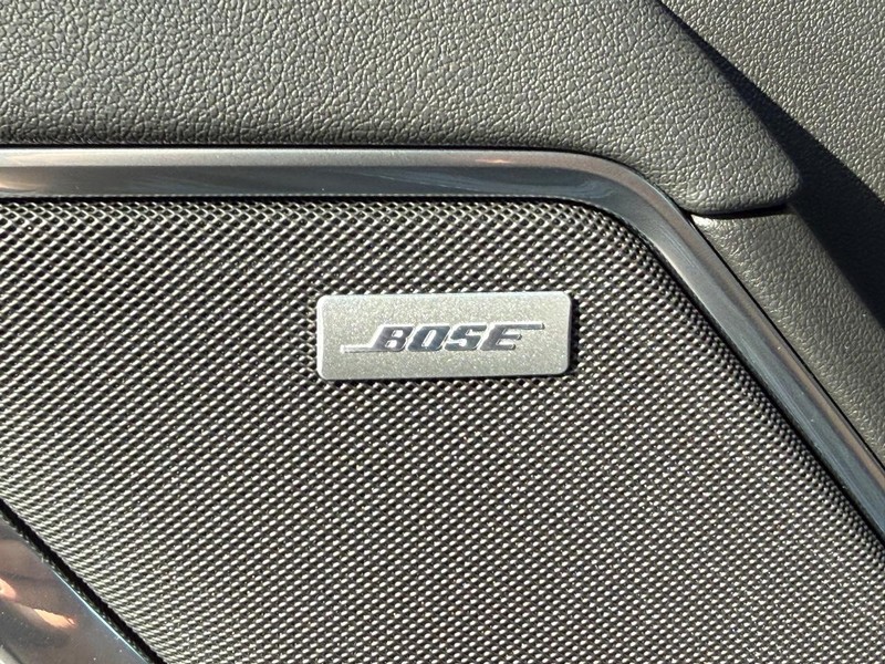 Chevrolet Silverado 3500HD Vehicle Full-screen Gallery Image 18