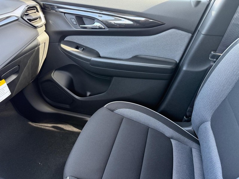 Chevrolet TrailBlazer Vehicle Full-screen Gallery Image 16