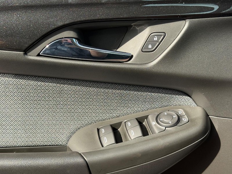 Chevrolet TrailBlazer Vehicle Full-screen Gallery Image 17