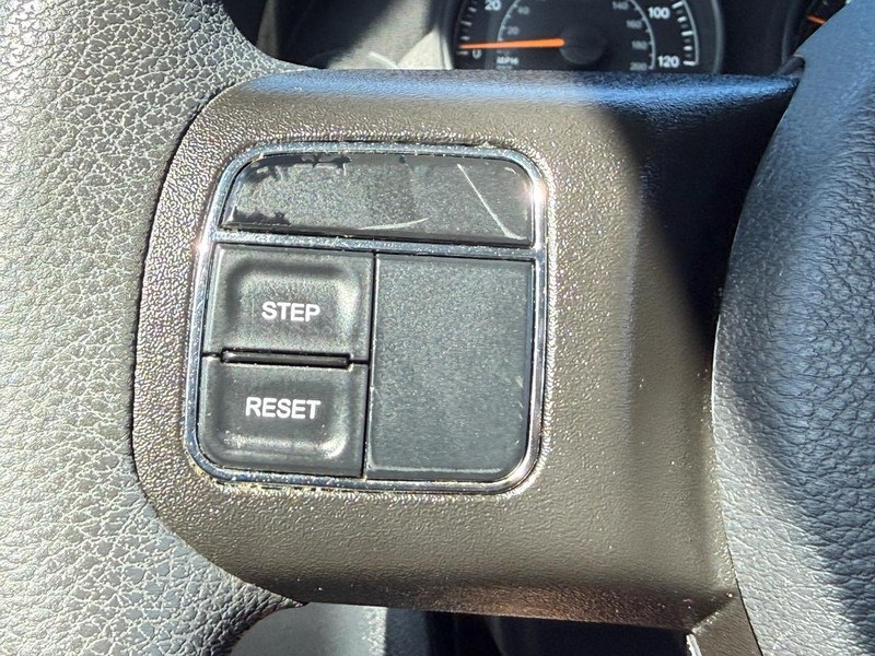 Jeep Patriot Vehicle Full-screen Gallery Image 13