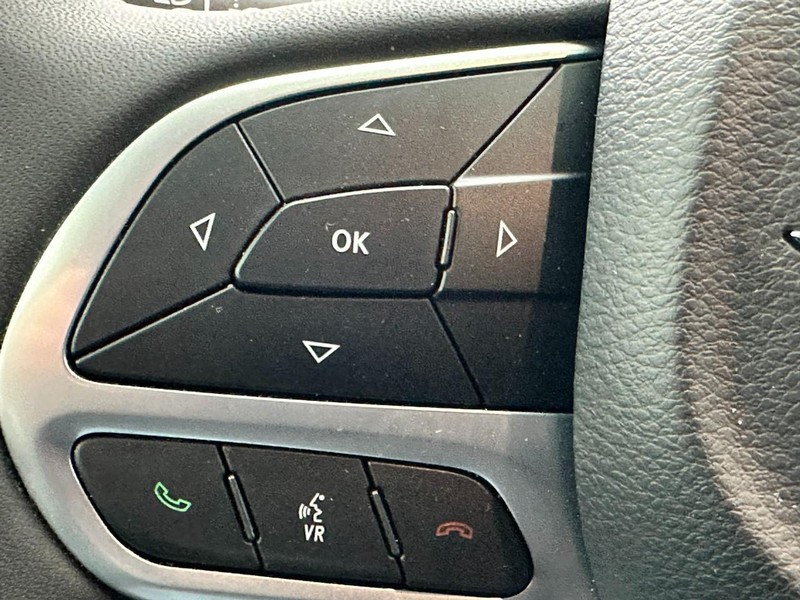 Chrysler Pacifica Vehicle Full-screen Gallery Image 20