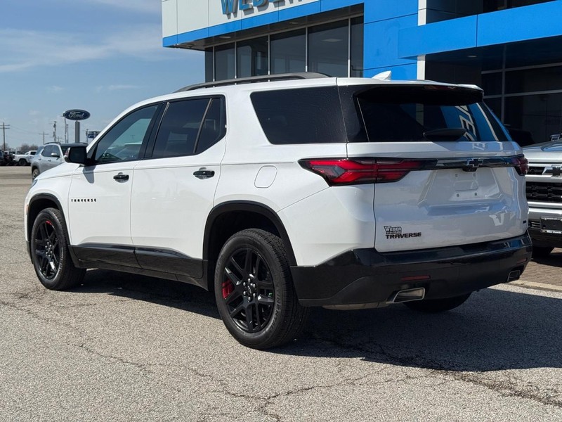 Chevrolet Traverse Vehicle Full-screen Gallery Image 3
