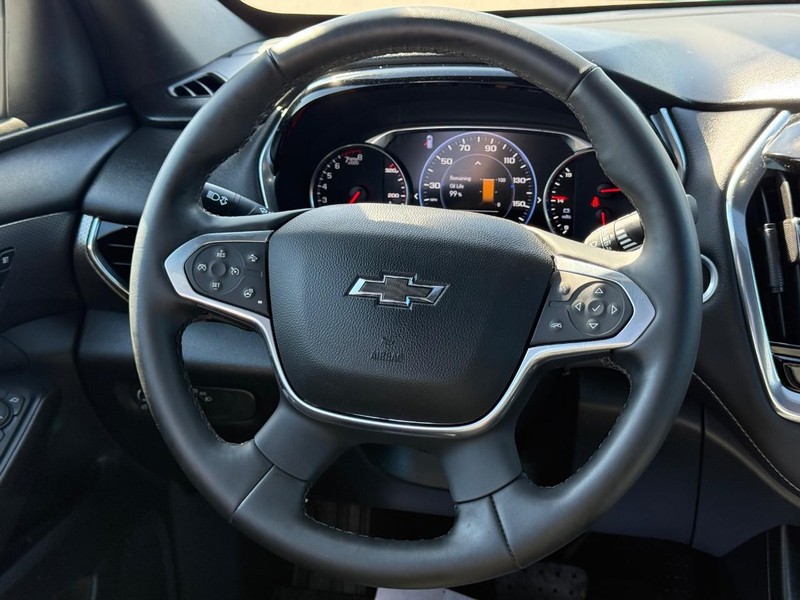 Chevrolet Traverse Vehicle Full-screen Gallery Image 15