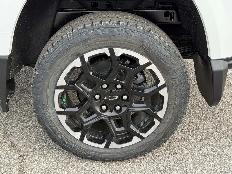 Chevrolet Colorado Vehicle Full-screen Gallery Image 4