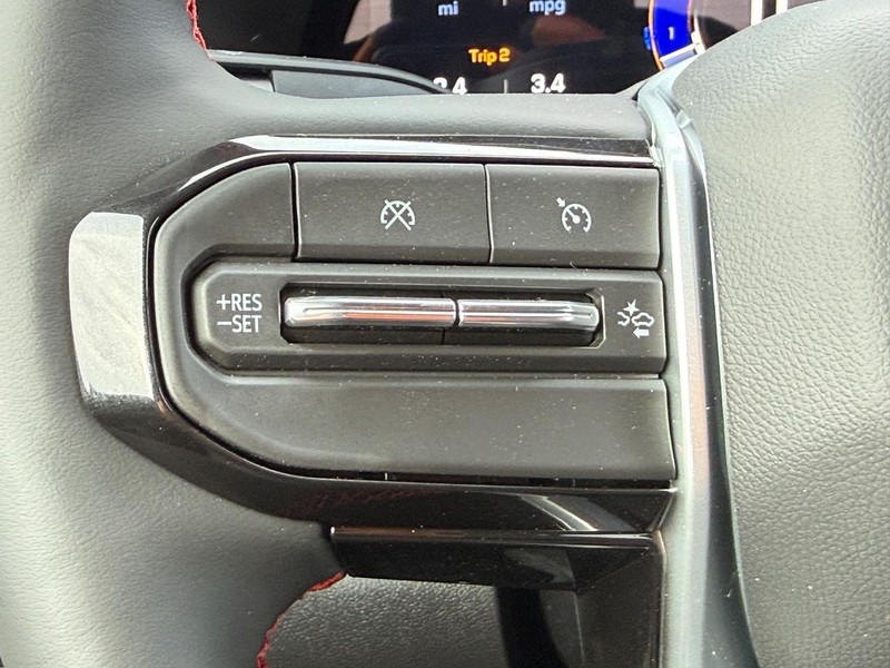 Chevrolet Colorado Vehicle Full-screen Gallery Image 8